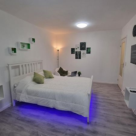 Panoramic View Studio Apartment Брюксел Екстериор снимка